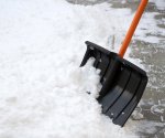 Уборка территории от снега: сравнительный обзор снегоуборочного инвентаря
